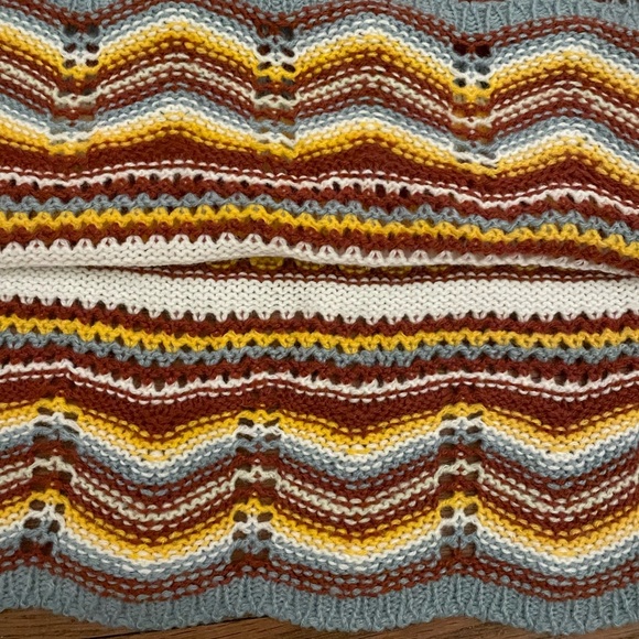 Lightweight Knit Patterned Sweater - Picture 5 of 6